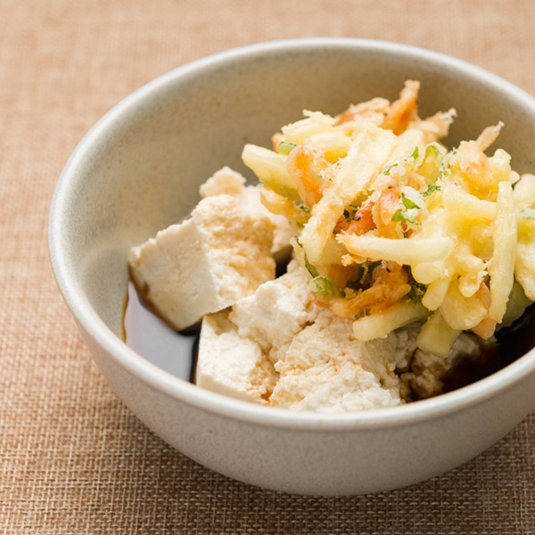 じゃがいもと桜海老のかきあげのせ